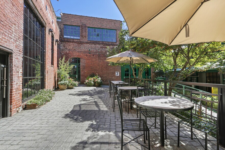 More Photos Of 887 W Marietta St NW, Atlanta Loft Creative Space For Lease