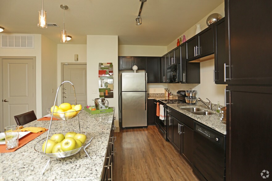 More Photos Of 744 Brick Row, Richardson Apartments For Lease
