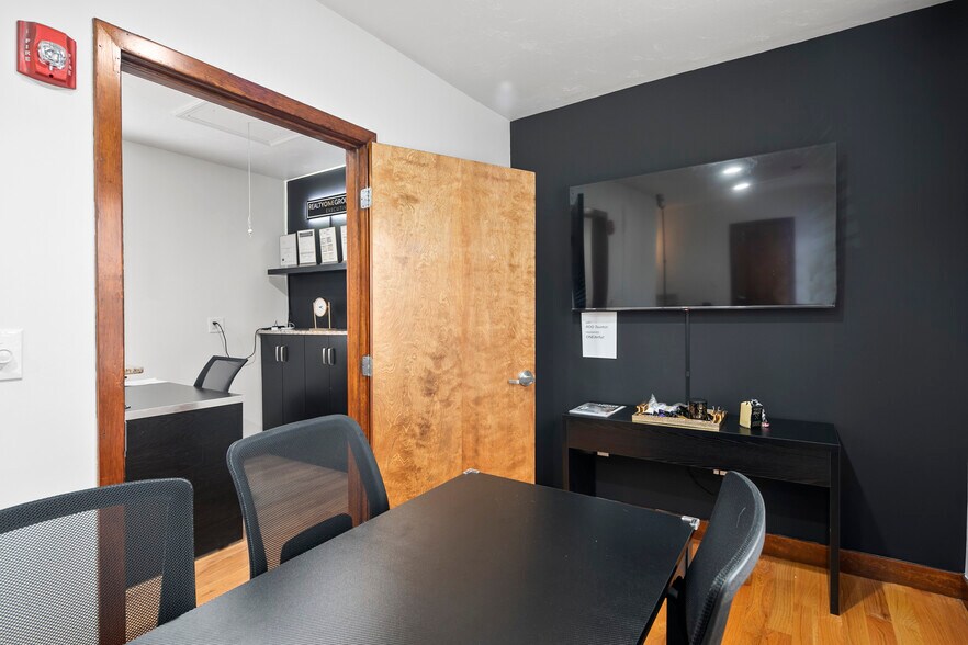 More Photos Of 109 Dean St, Taunton Medical For Sale