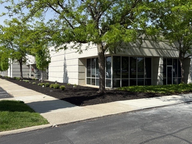 More Photos Of 975 Eastwind Dr, Westerville Light Distribution For Lease