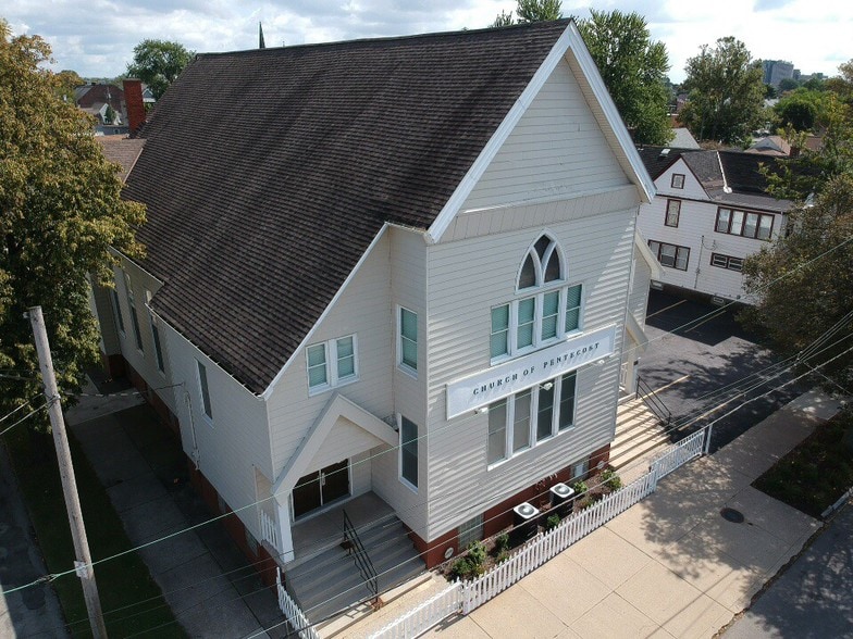 More Photos Of 2951 W 32nd St, Cleveland Specialty For Sale