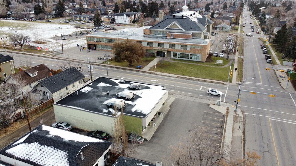 More Photos Of 1104 20th Ave NW, Calgary Storefront For Lease