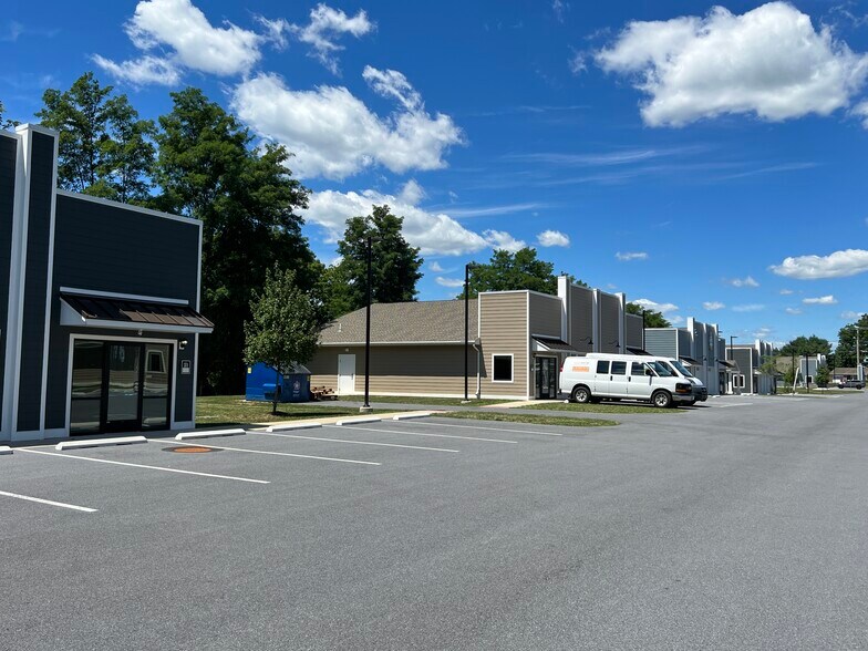 More Photos Of 8520 Allentown Pike, Blandon Unknown For Lease