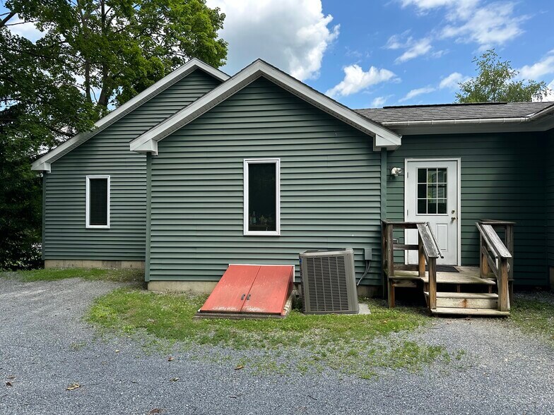 More Photos Of 343 Dewey St, Bennington Office For Lease