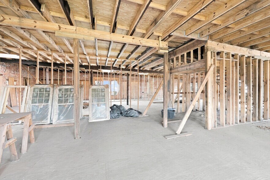 More Photos Of 1637-1651 Main St N, Jacksonville Storefront Retail Residential For Sale