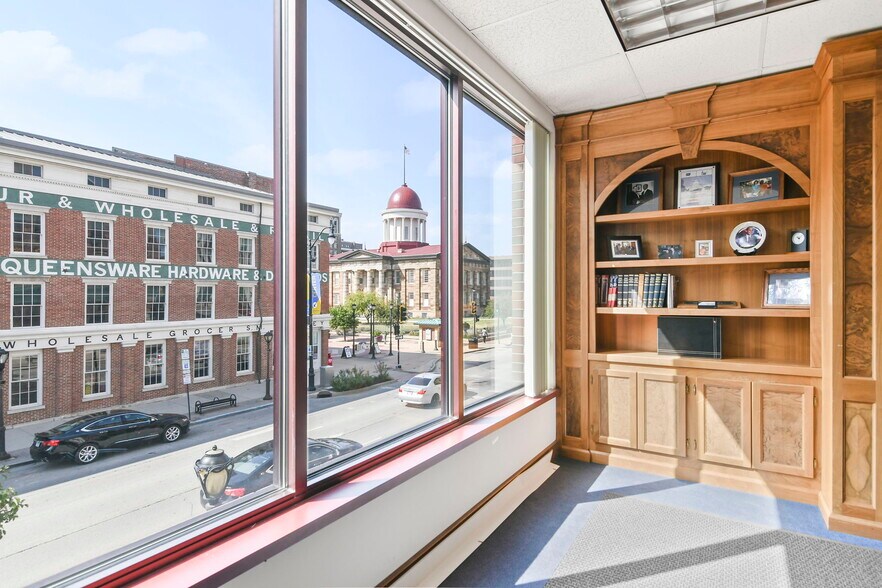 More Photos Of 206 S 6th St, Springfield Office For Sale