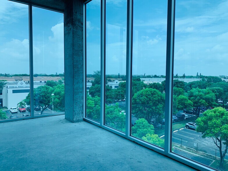 More Photos Of 10450 NW 33rd St, Doral Office For Sale