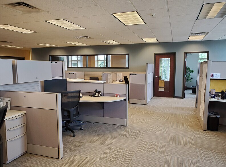 More Photos Of 4 Grandview Cir, Canonsburg Office For Lease