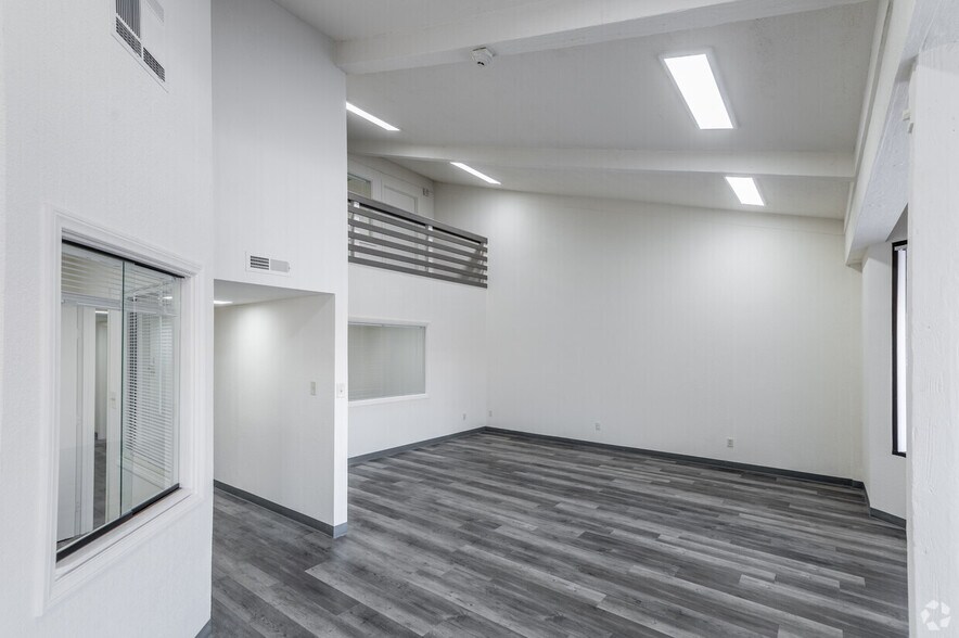 More Photos Of 1111 W Town and Country Rd, Orange Medical For Sale