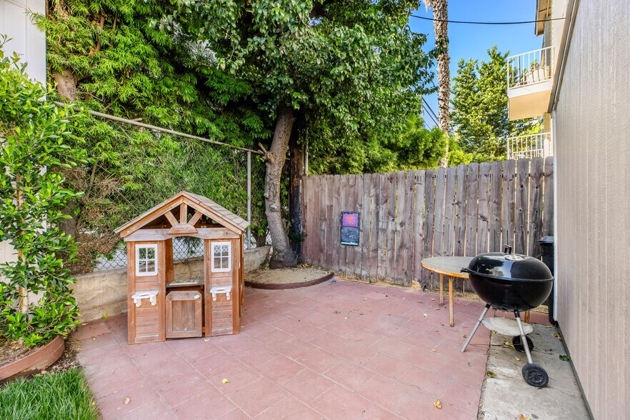 More Photos Of 1117 Mira Mar Ave, Long Beach Apartments For Sale