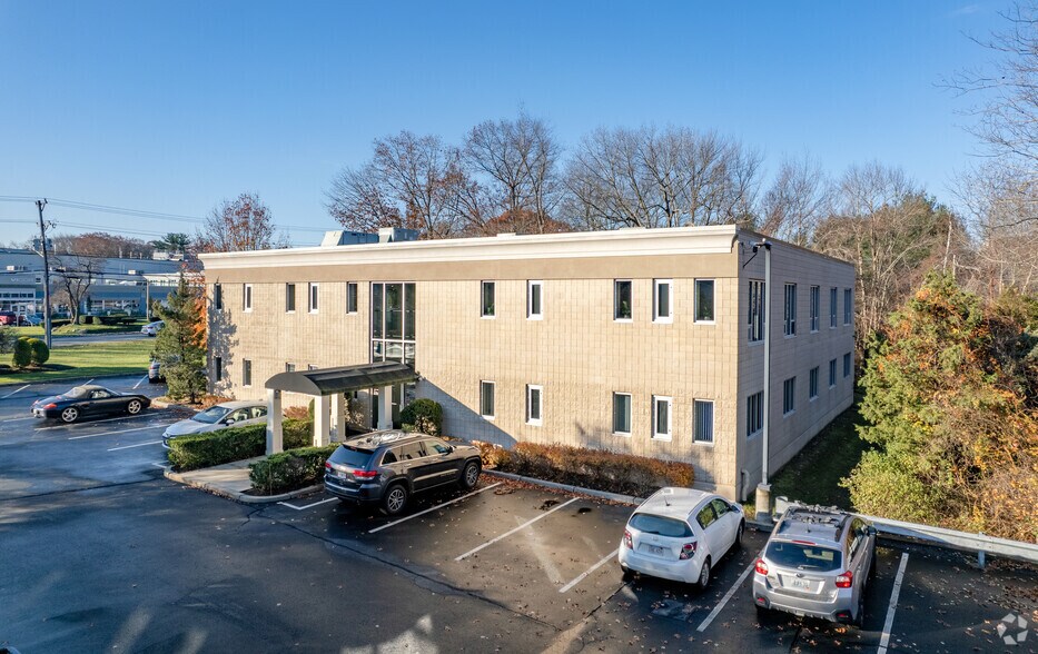 More Photos Of 614 George Washington Hwy, Lincoln Office For Lease