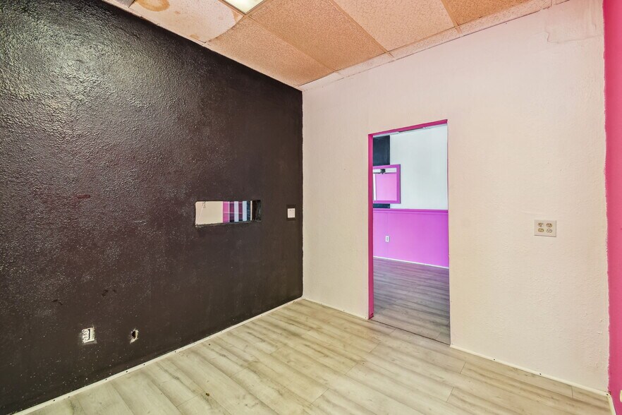 More Photos Of 1006 6th St NW, Winter Haven General Retail For Sale