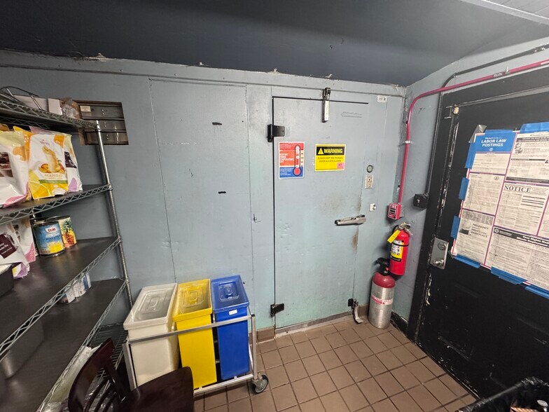 More Photos Of 2115 W Main St, St Charles Restaurant For Lease