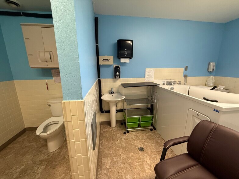 More Photos Of 702 Cedar Ave, Laurel Multifamily For Sale