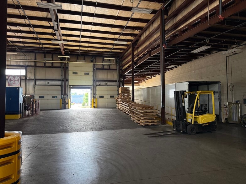 More Photos Of 210 Hall St SW, Grand Rapids Warehouse For Sale
