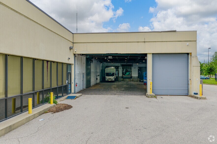 More Photos Of 450-460 Veterans Dr, Burlington Light Distribution For Lease
