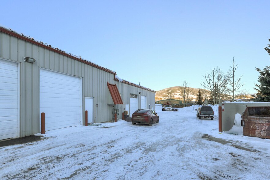 More Photos Of 365 Warren Ave, Silverthorne Showroom For Lease