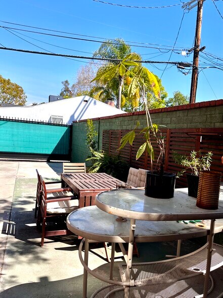 More Photos Of 10443-10445 Magnolia Blvd, North Hollywood Office Residential For Sale