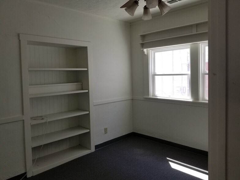 More Photos Of 2122 X St, Sacramento Flex For Sale