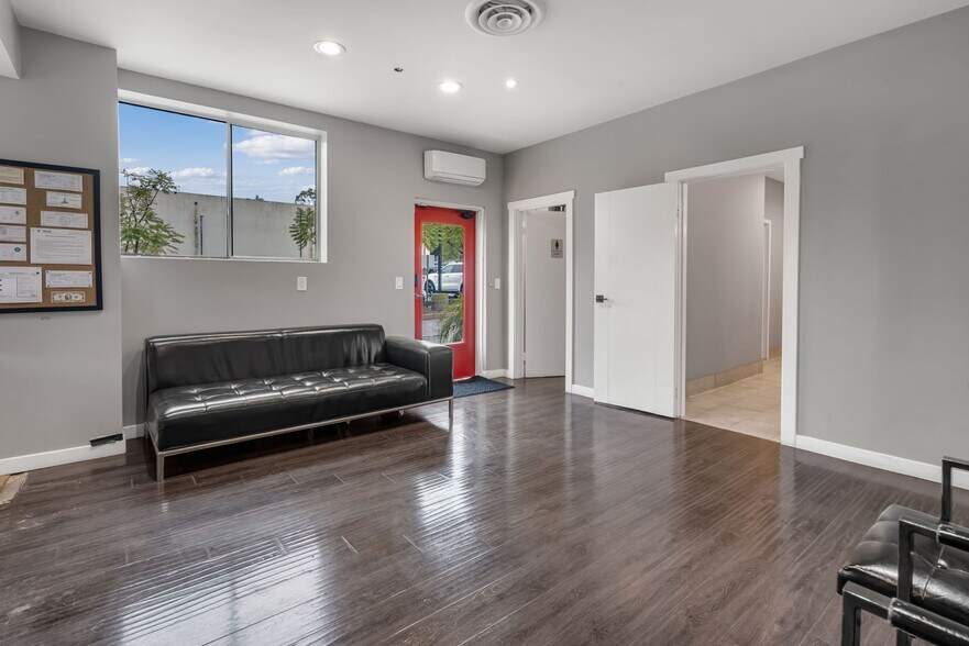 More Photos Of 2637 Saint Louis Ave, Signal Hill Warehouse For Sale