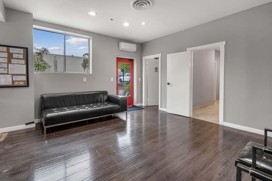 More Photos Of 2637 Saint Louis Ave, Signal Hill Warehouse For Sale