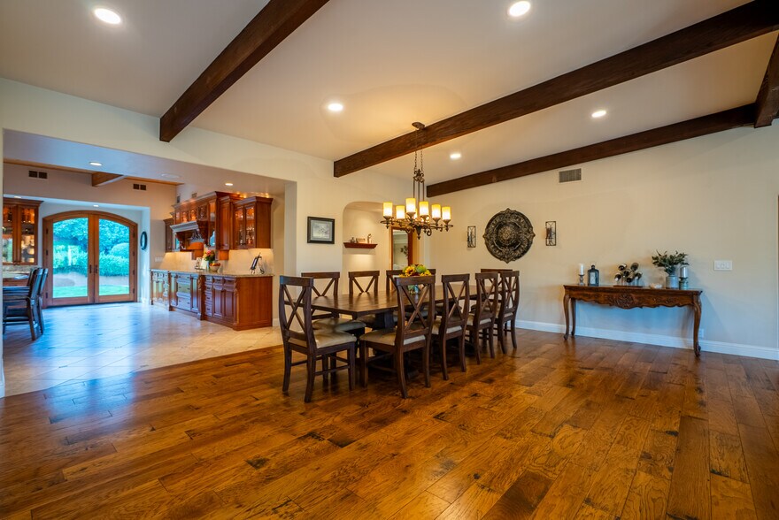 More Photos Of 10845 Meads, Orange Specialty For Sale