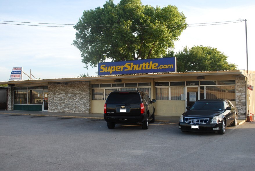 Primary Photo Of 2401 Highway 71 E, Del Valle Storefront For Lease