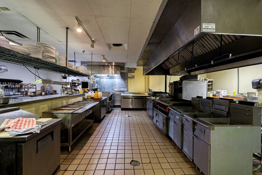 More Photos Of 1506 Lee Trevino Blvd, El Paso Unknown For Lease