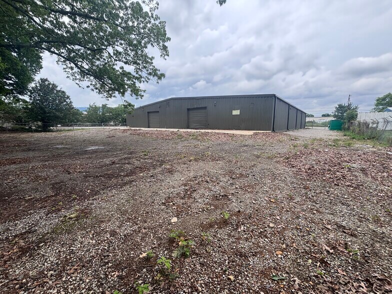 More Photos Of 1500 E 42nd St, Chattanooga Industrial For Lease