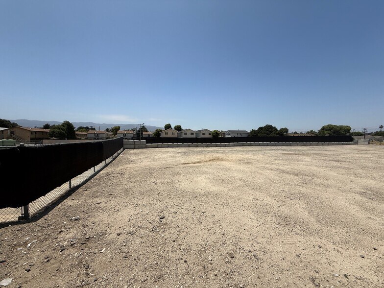 More Photos Of 25031 Railroad Avenue, Santa Clarita Land For Lease