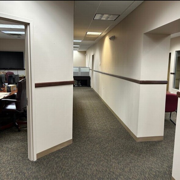 More Photos Of 240 Long Beach Rd, Island Park Office For Sale