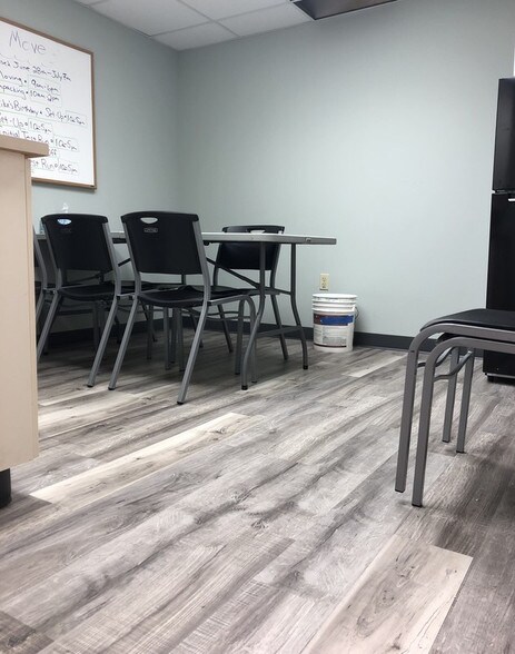 More Photos Of 305 Vine St, New Lenox Medical For Lease