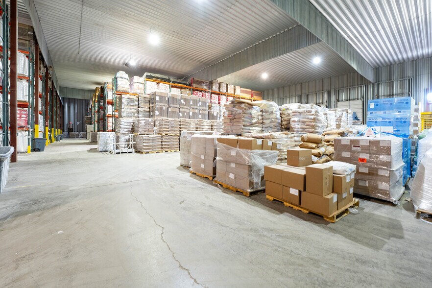 More Photos Of 225 Lawton Ave, Hereford Manufacturing For Sale