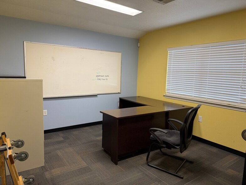 More Photos Of 22787 Antique Ln, New Caney Office For Sale