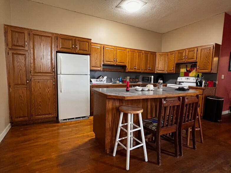 More Photos Of 512 N Lincoln St, Bay City Apartments For Sale
