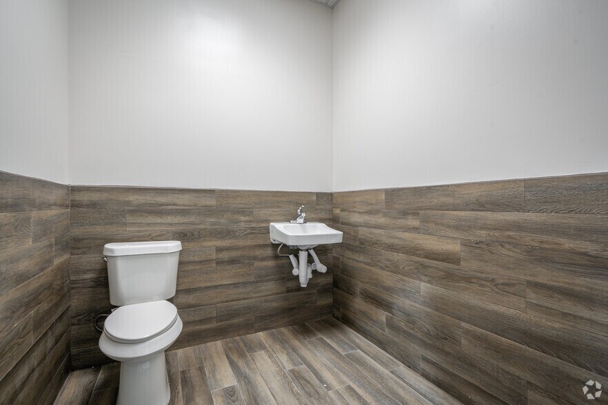 More Photos Of 2493 Patton Rd, Rosenberg Unknown For Lease