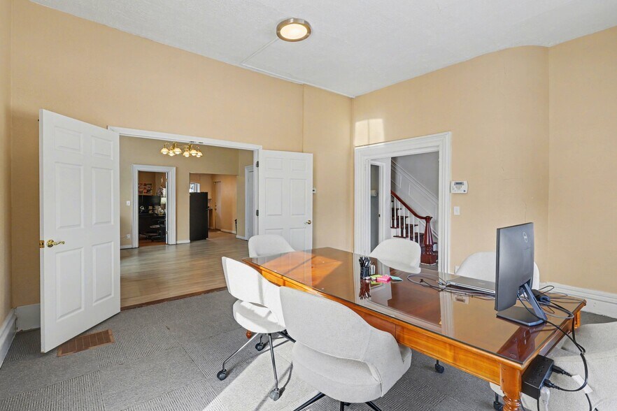 More Photos Of 1031 N Washington Ave, Lansing Office Residential For Lease