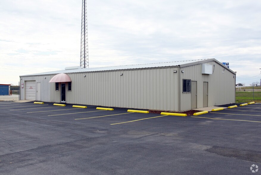 More Photos Of 14640 S FM 2790 W, Lytle Unknown For Lease