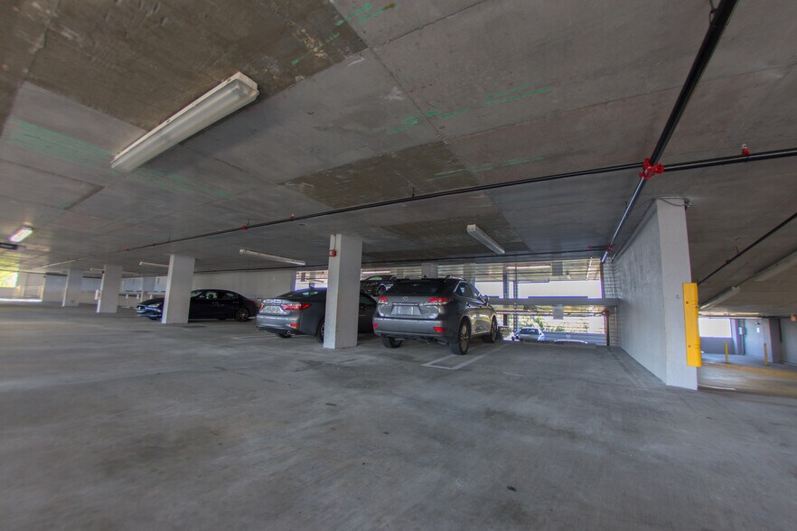 More Photos Of 20900 NE 30th Ave, Aventura Office Residential For Lease