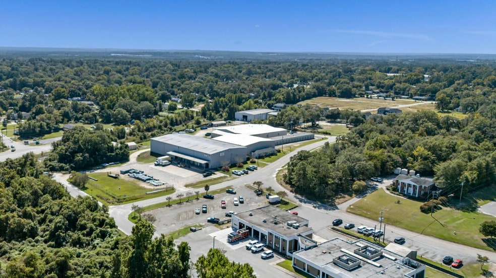 More Photos Of 1305 Dunbar Rd, Cayce Service For Lease