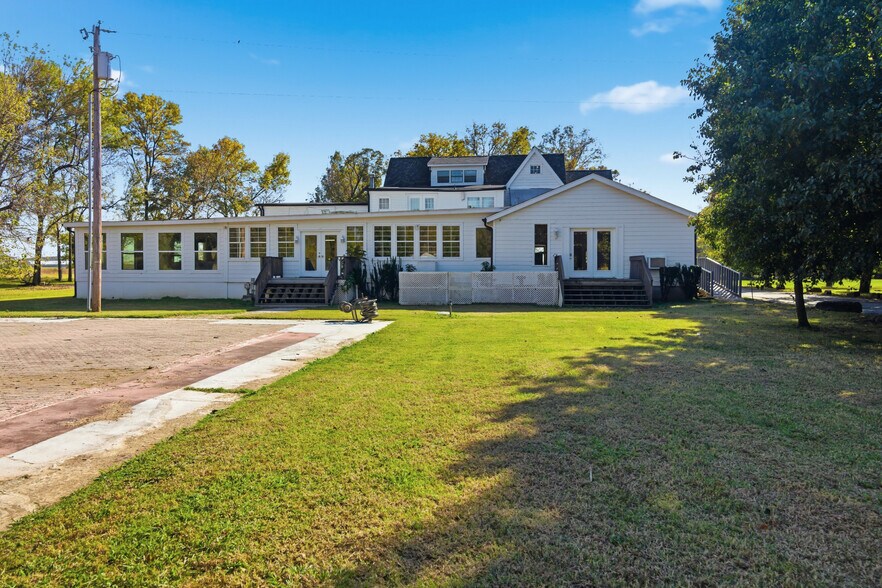 More Photos Of 1 W 81st St, Tulsa Lodge Meeting Hall For Sale