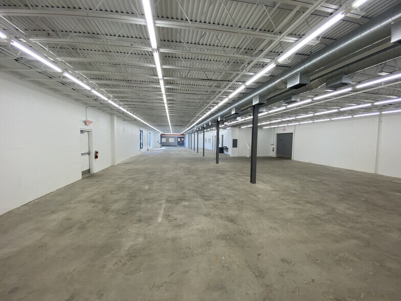 More Photos Of 4310 E Broadway Ave, Tampa Light Distribution For Lease