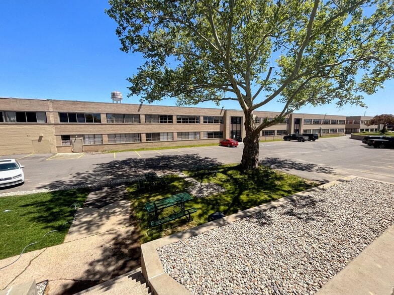 More Photos Of 6841 N Rochester Rd, Rochester Hills Unknown For Lease