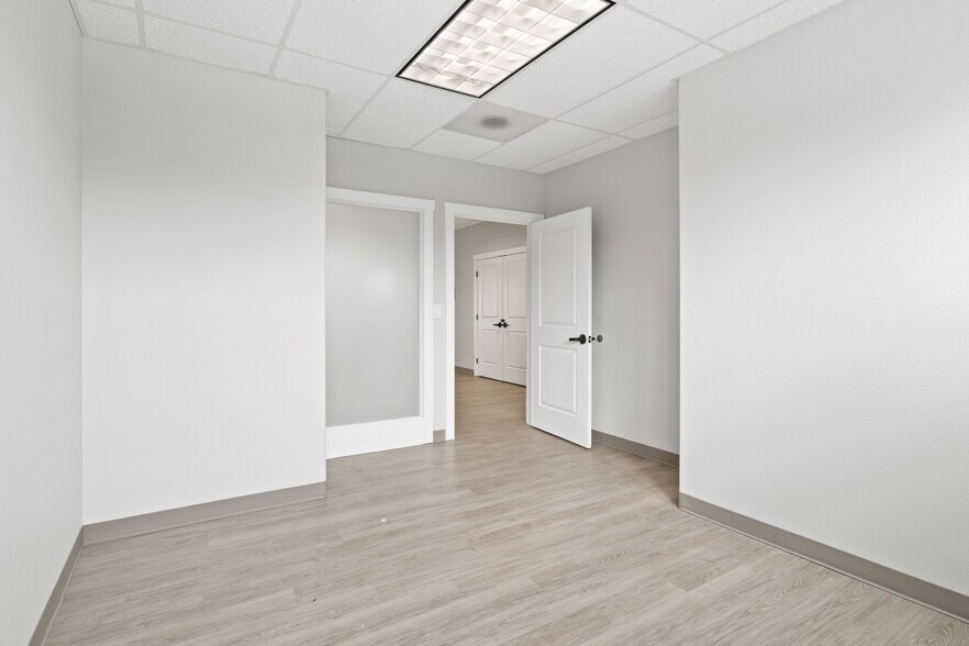 More Photos Of 350 Miller St SE, Salem Office For Sale