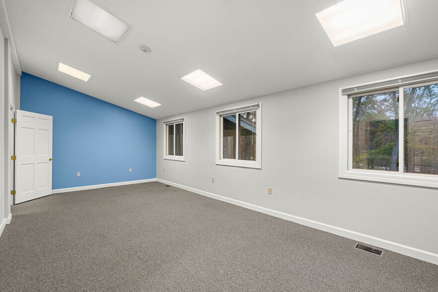 More Photos Of 398 Essex St, Beverly Loft Creative Space For Lease