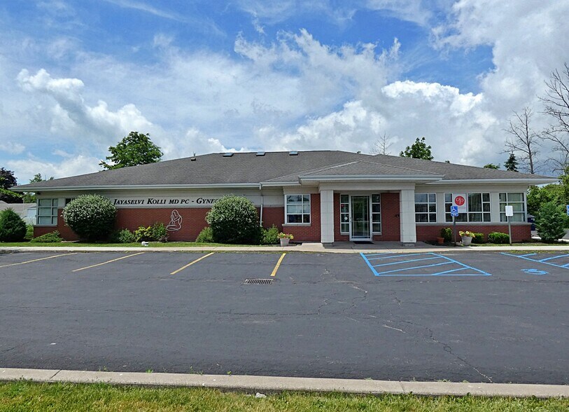 Primary Photo Of 6934 Elaine Dr, Niagara Falls Office For Sale