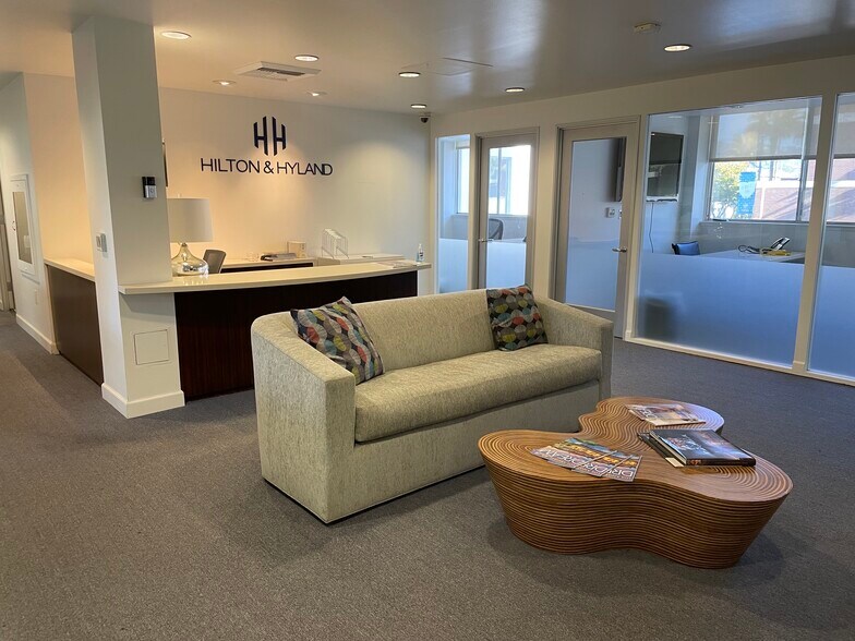 More Photos Of 270 N Canon Dr, Beverly Hills Office For Lease