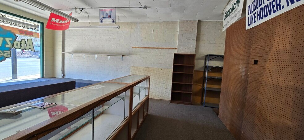 More Photos Of 512 W Gurley St, Prescott General Retail For Lease