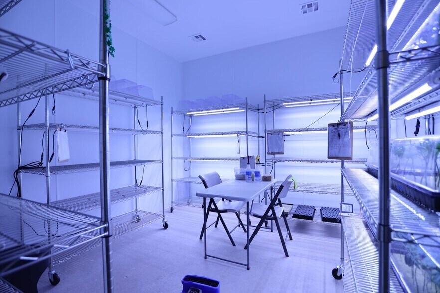 More Photos Of 11315 Hide-A-Way Ln, Thackerville Warehouse For Sale