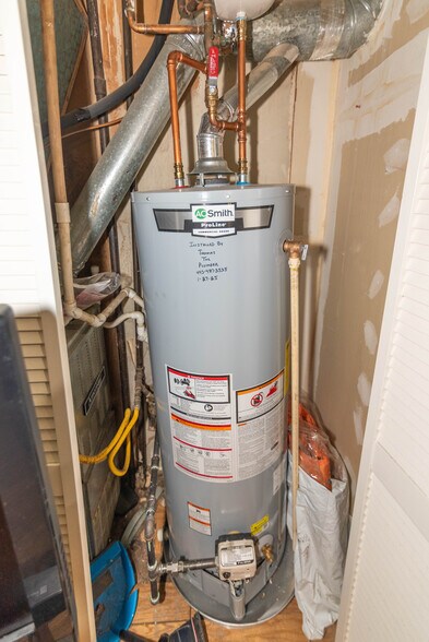 More Photos Of 401-405 S High St, Baltimore Storefront Retail Residential For Sale